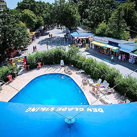 Party 3* Golden Sands