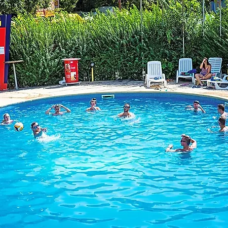 Ξενοδοχείο Party 3*